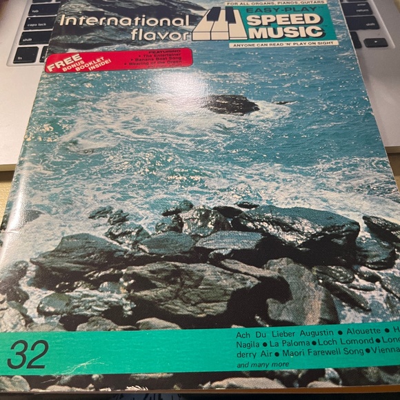 International Flavor Easy-play Speed Music for All Organs, Pianos, Guitars - Picture 1 of 3